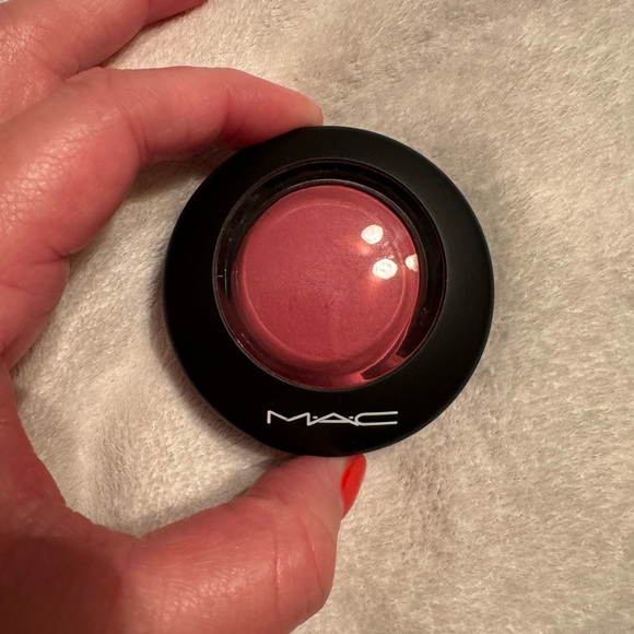 Mac mineralize blush in happy go rosy - Picture 1 of 3
